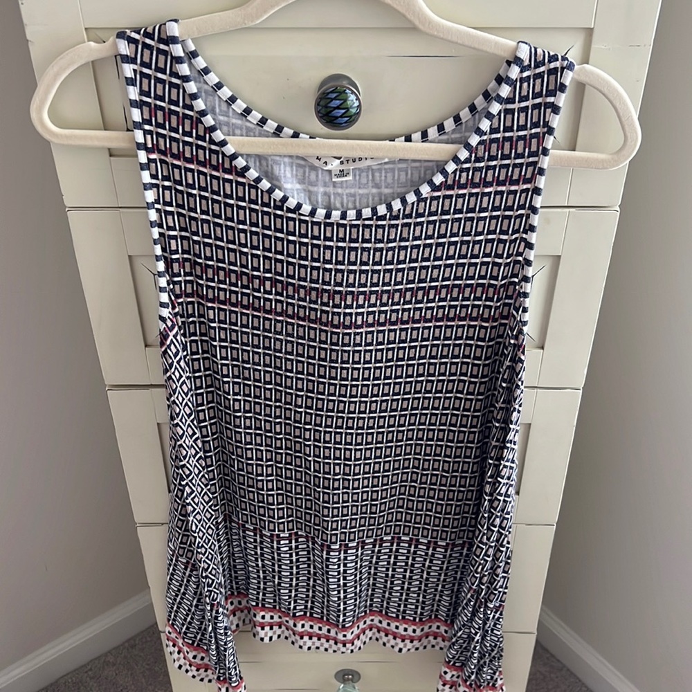 Tan tank. Size M